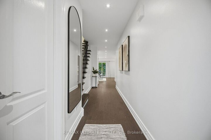 Property Photo:  2120 Rathburn Road E 63  ON L4W 2S8 