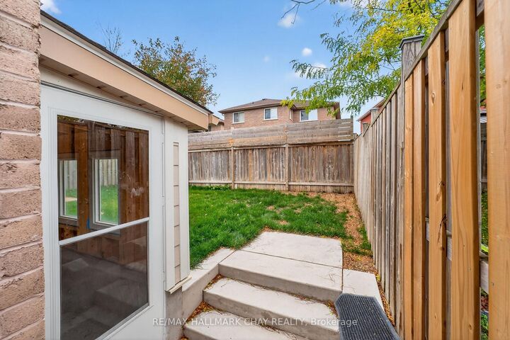 Property Photo:  158 Pringle Drive Lower  ON L4N 0R3 
