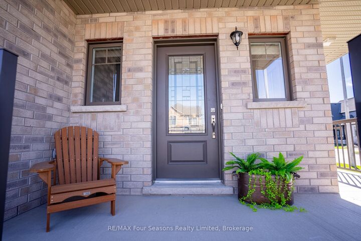 Property Photo:  33 Kerr Street  ON L9Y 4B6 