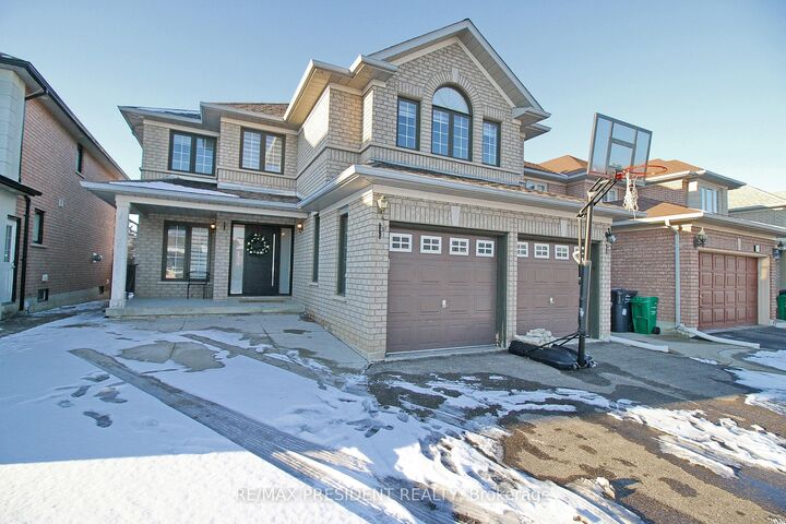 Property Photo:  32 Deerglen Drive  ON L6R 1M1 