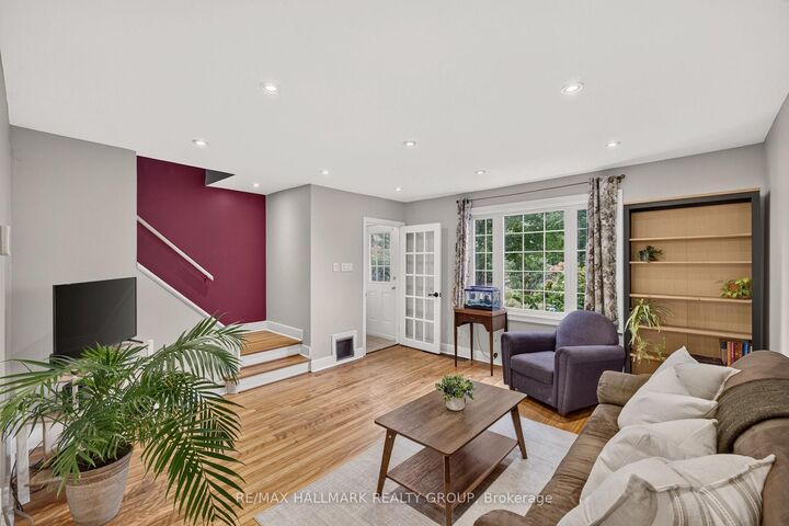 Property Photo:  1246 Summerville Avenue  ON K1Z 8G5 