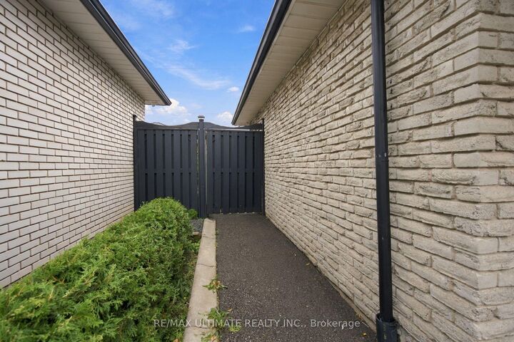 Property Photo:  7639 Kittridge Drive  ON L4T 3L9 
