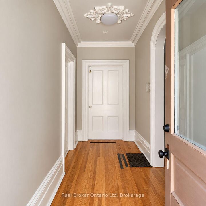 Property Photo: 1154 4th Avenue E 2 ON N4K 2P4
