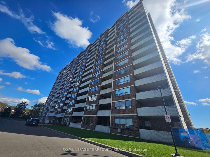 Property Photo:  25 Sunrise Avenue 311  ON M4A 2S2 