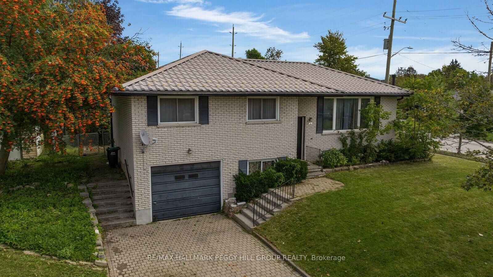 Property Photo:  3 Blue Mound Drive  ON L4M 4B1 