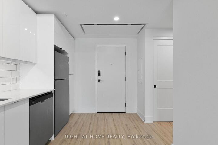 Property Photo:  377 Winona Avenue 405  ON K1Z 5H8 