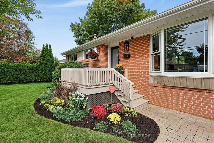 Property Photo:  110 Murray Drive  ON L4G 2C5 