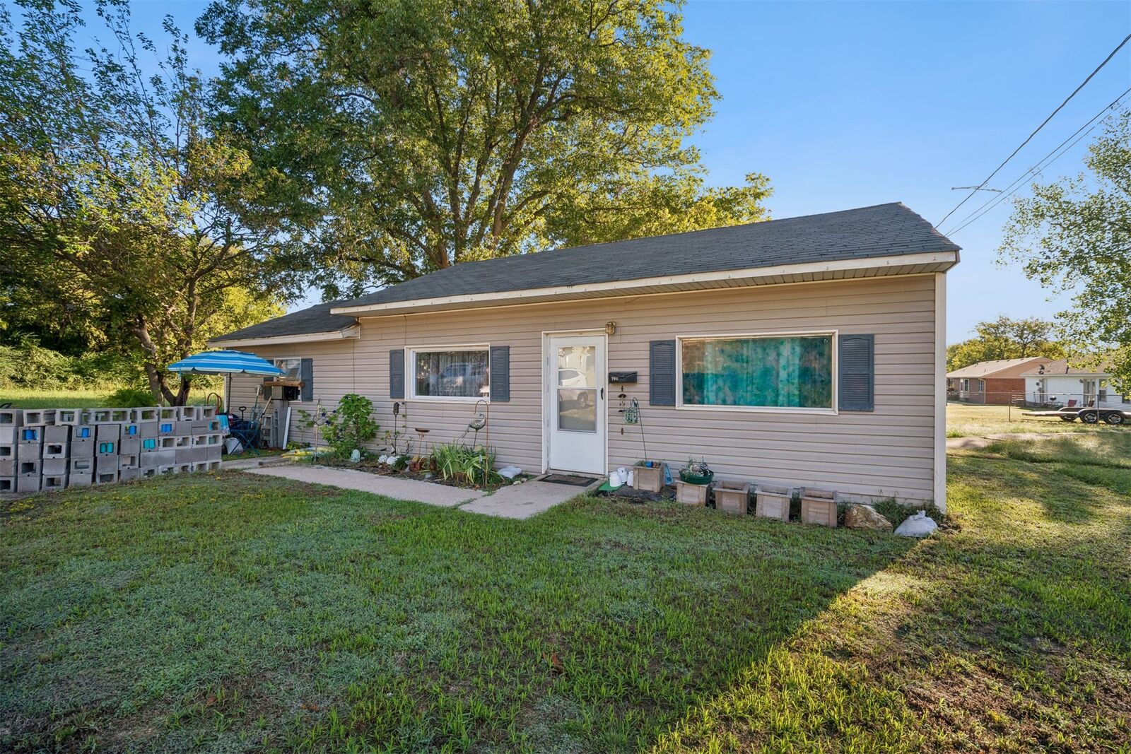 Property Photo:  704 N Gertrude Avenue  OK 74467 