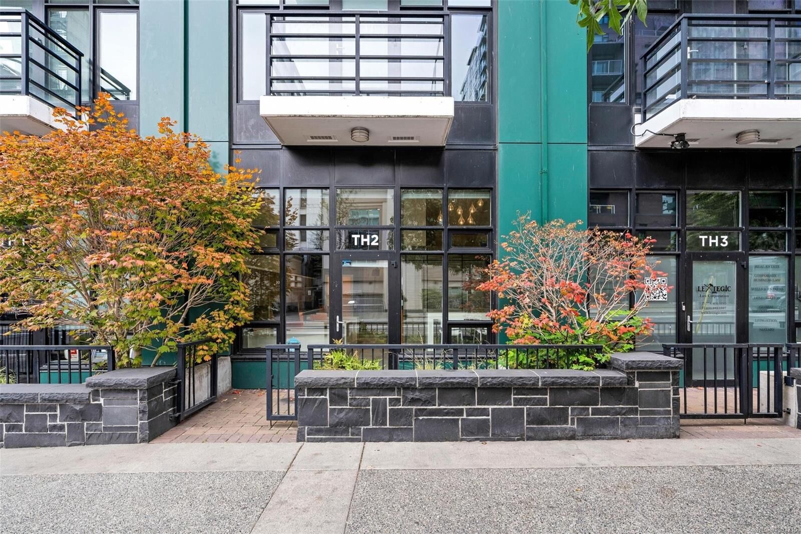 Property Photo:  834 Johnson St #2  BC V8W 1N3 
