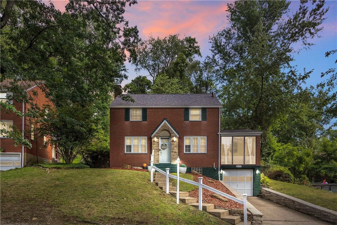 Property Photo:  2709 Blackridge Avenue  PA 15235 