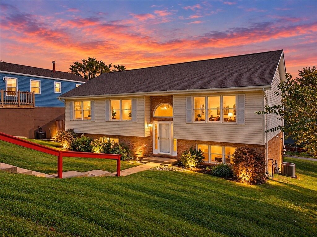 Property Photo:  614 Franklin  PA 15317 