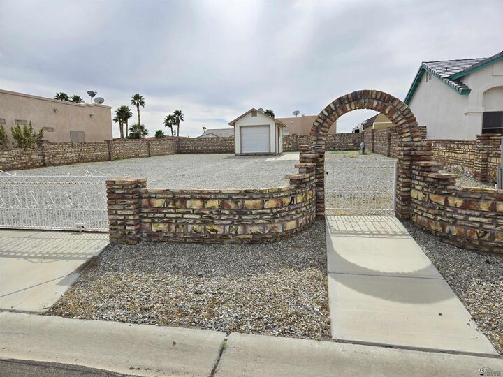 Property Photo: 14407 E 53 Ln AZ 85367