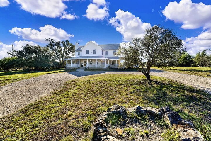Property Photo: 1061 Cascade Trail TX 78666