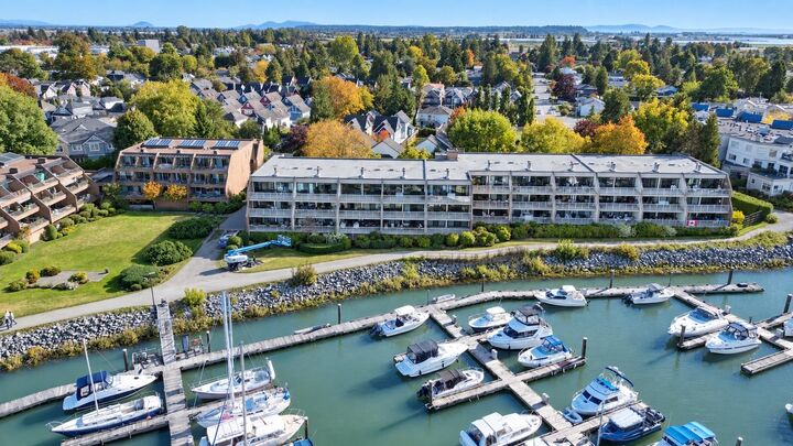 Property Photo:  4803 48 Avenue 204  BC V4K 1V2 