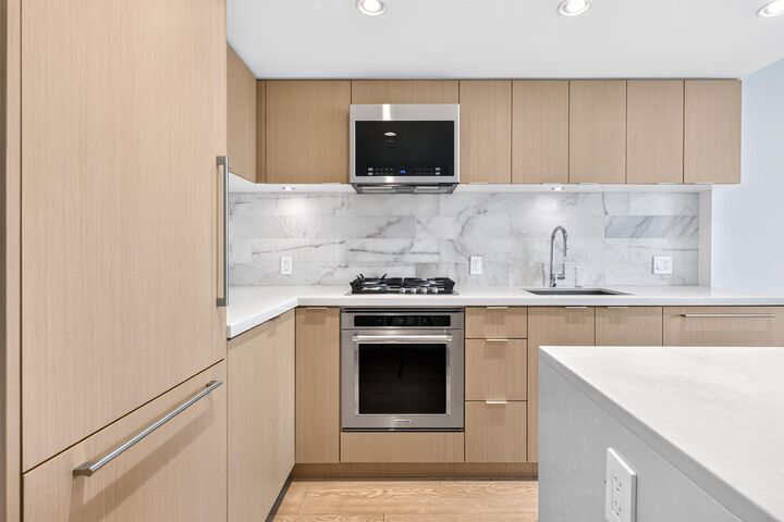 Property Photo:  8189 Cambie Street 1506  BC V6P 0G6 