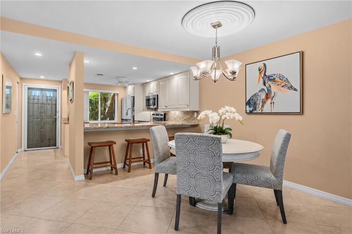 Property Photo: 160 Palm Dr 5 FL 34112