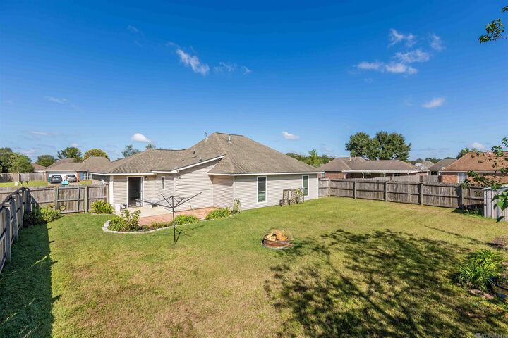 Property Photo: 36032 Portsmouth Dr LA 70706