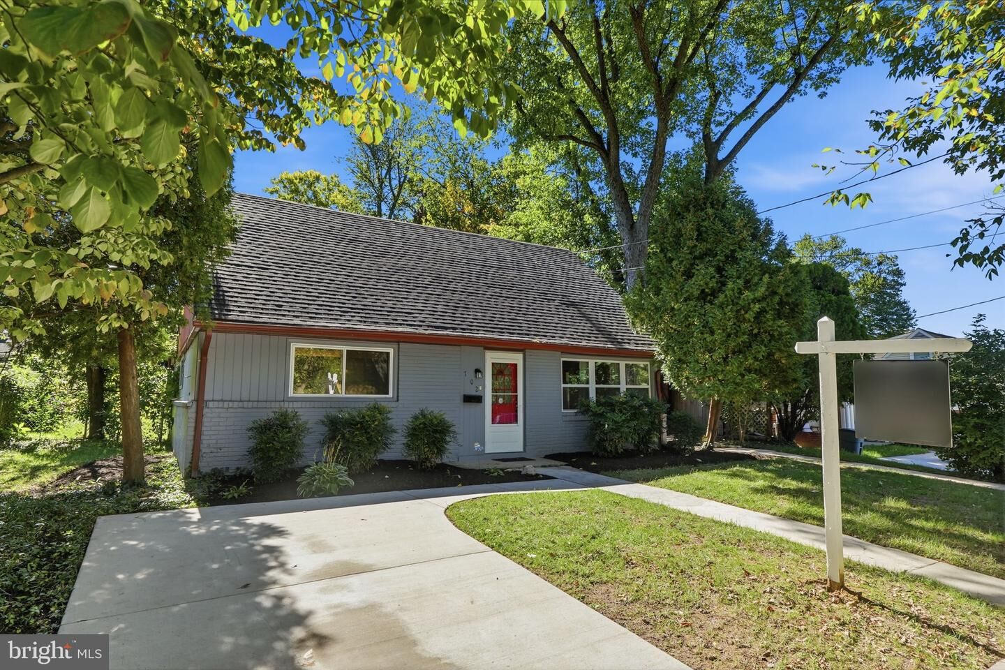 Property Photo: 702 Dryden Street MD 20901