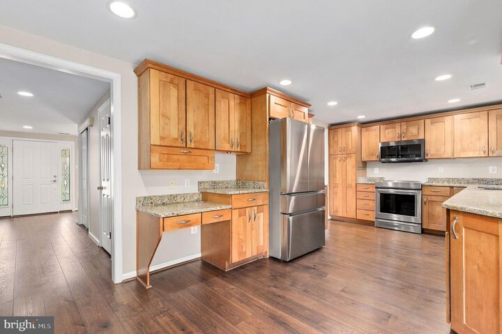 Property Photo: 6261 Light Point Place MD 21045