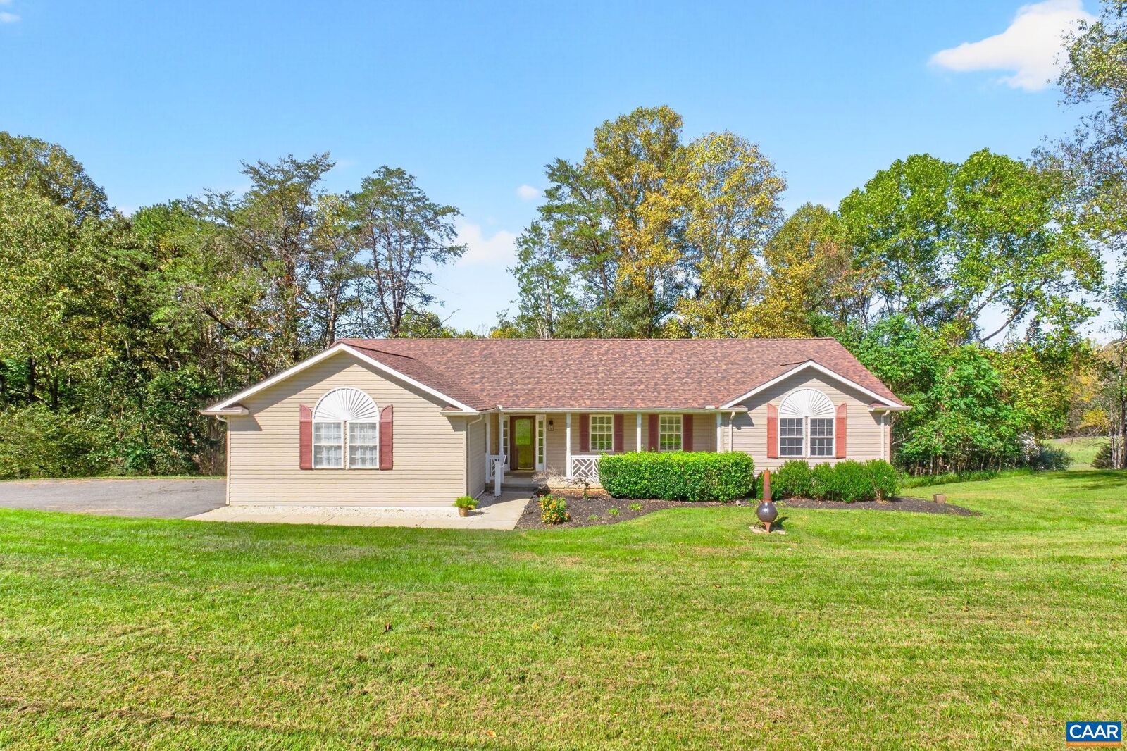 Property Photo:  104 Half Penny Ln  VA 22727 