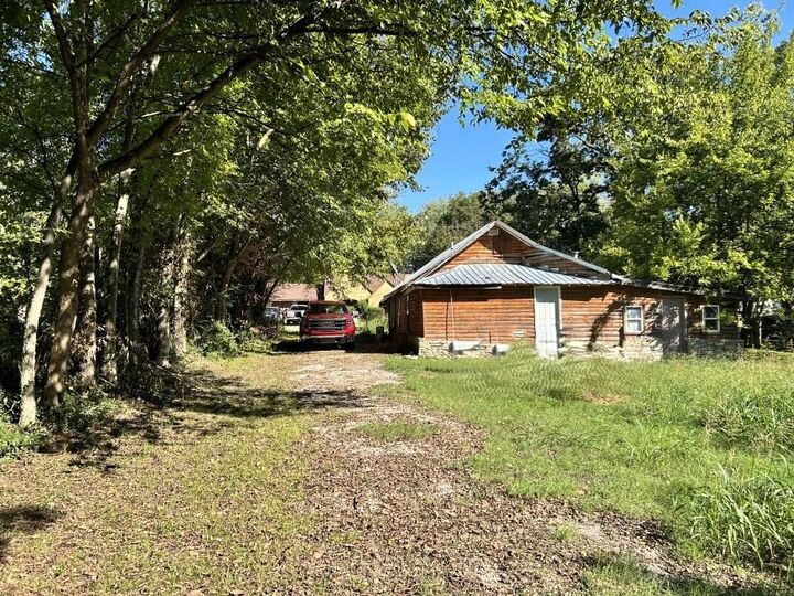 Property Photo:  207 Brewer Avenue  AR 72560 