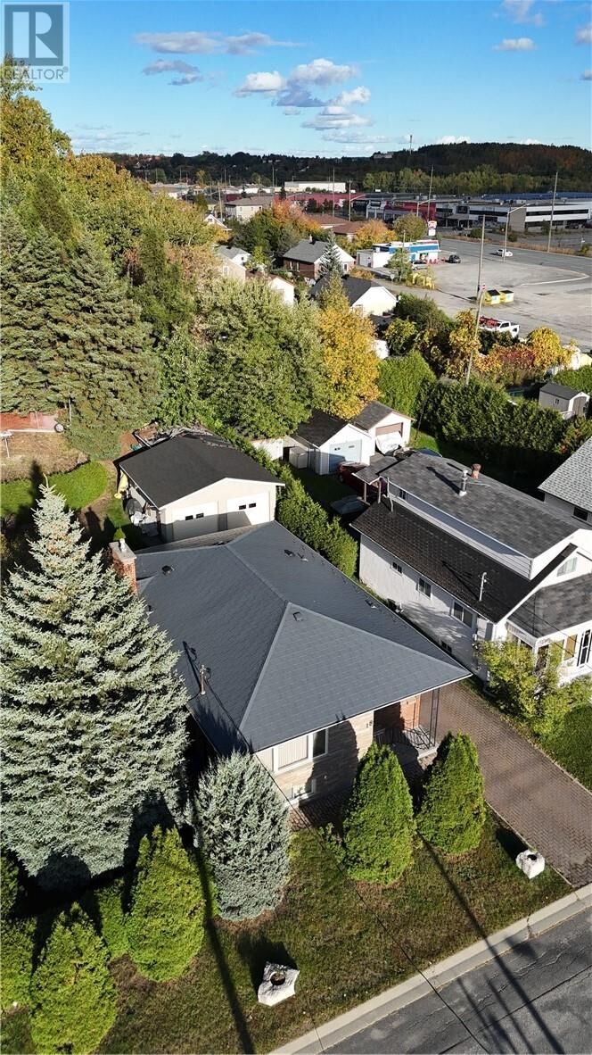Property Photo:  18 Quinn Street  ON P3C 1A5 