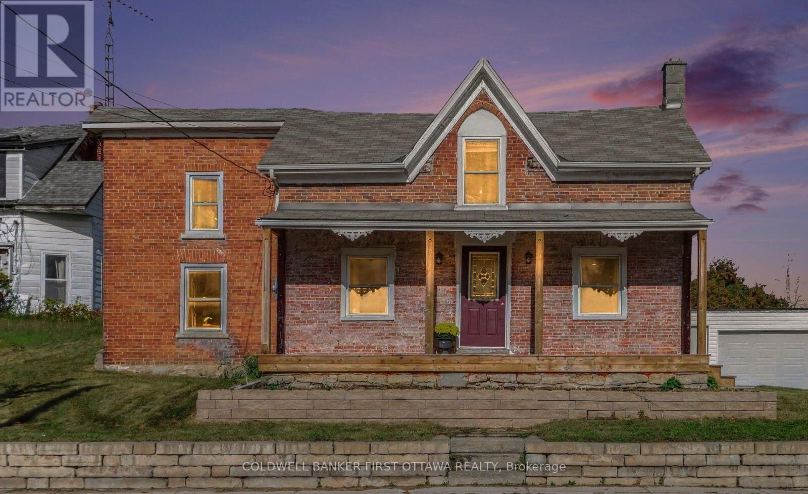 Property Photo:  42 Main Street  ON K0G 1E0 