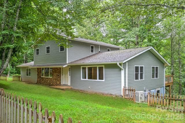 Property Photo: 94 West Ridge Road NC 28754
