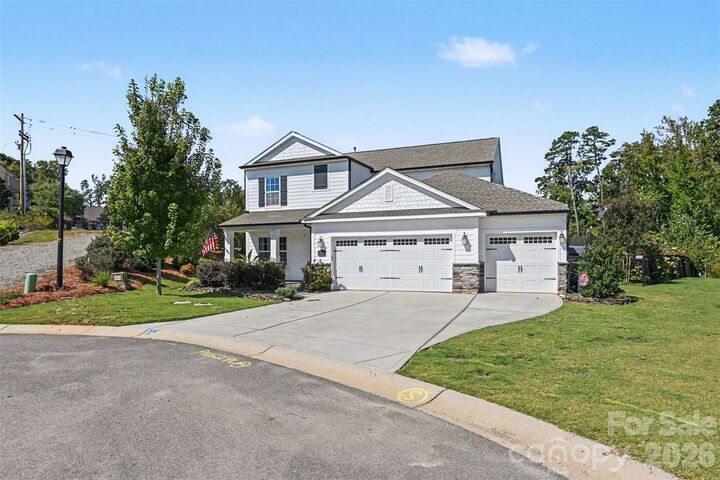 Property Photo:  2703 Wedgewood Court  NC 28037 