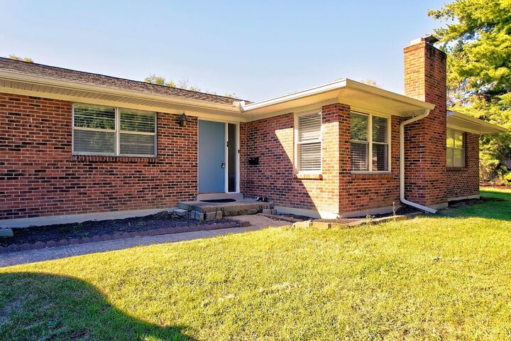 Property Photo:  907 Waycross Road  OH 45240 