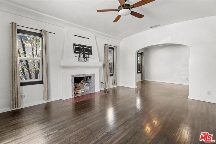 Property Photo:  8908 Gibson St  CA 90034 