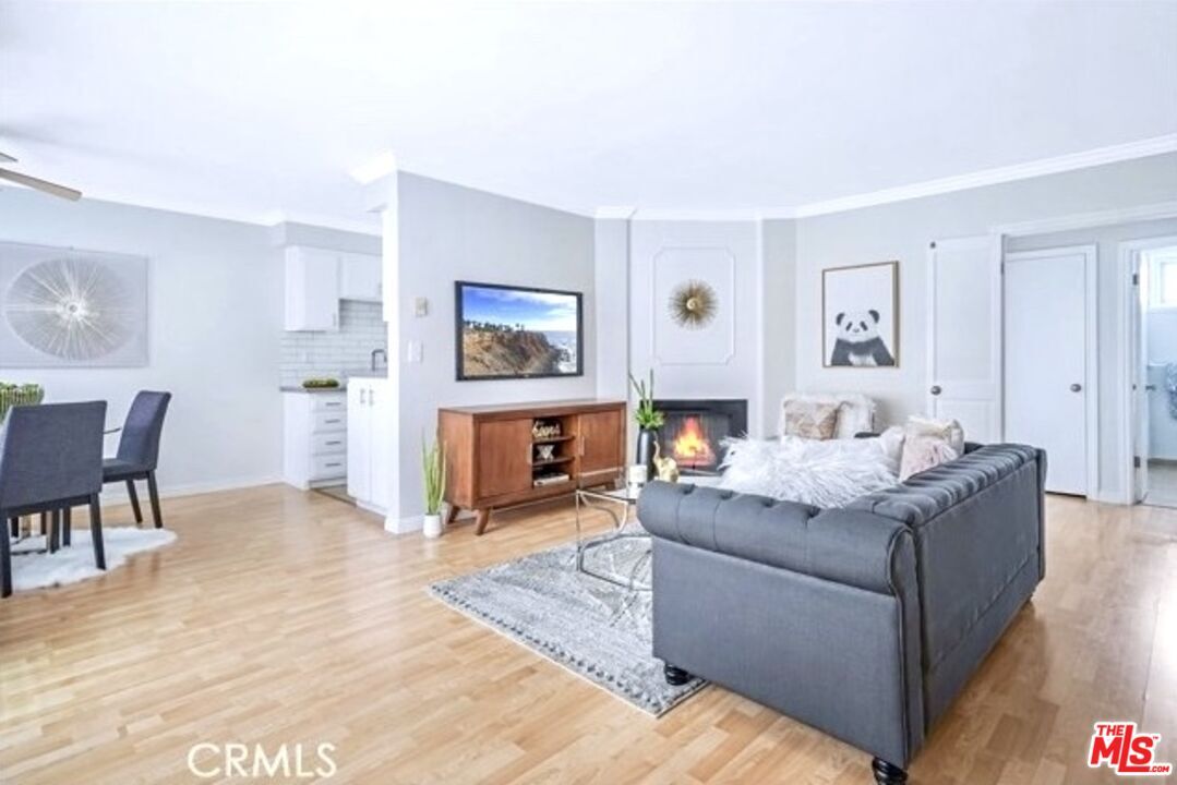 Property Photo:  914 Lincoln Blvd, Unit 302  CA 90403 
