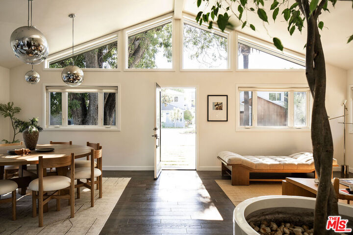 Property Photo:  3758 Barry Ave  CA 90066 
