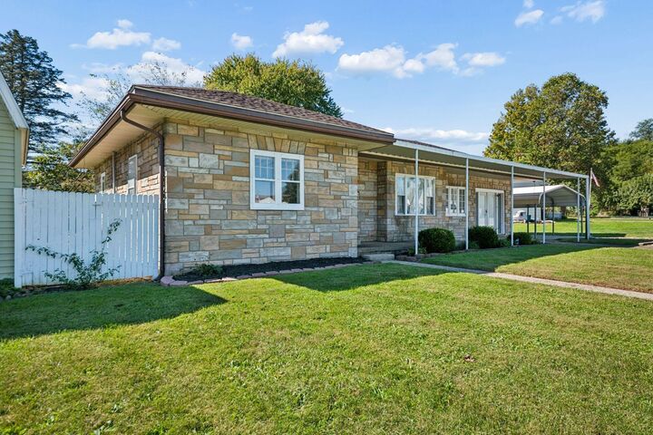 Property Photo: 1144 Sugar Grove SE Road OH 43130