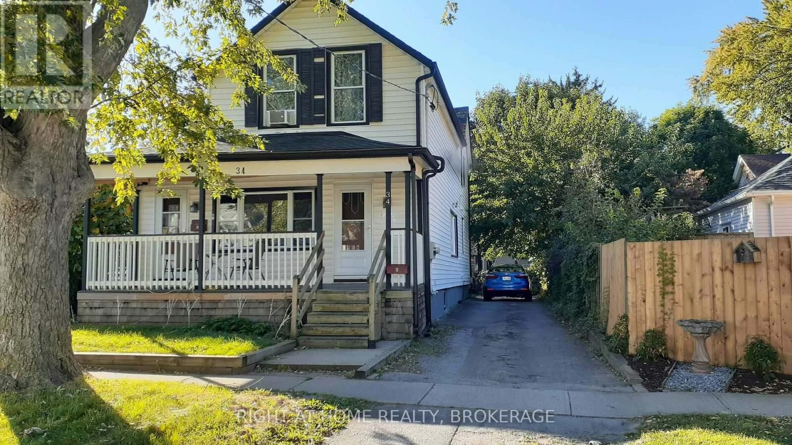 Property Photo:  34 Junkin Street Main  ON L2R 1N6 