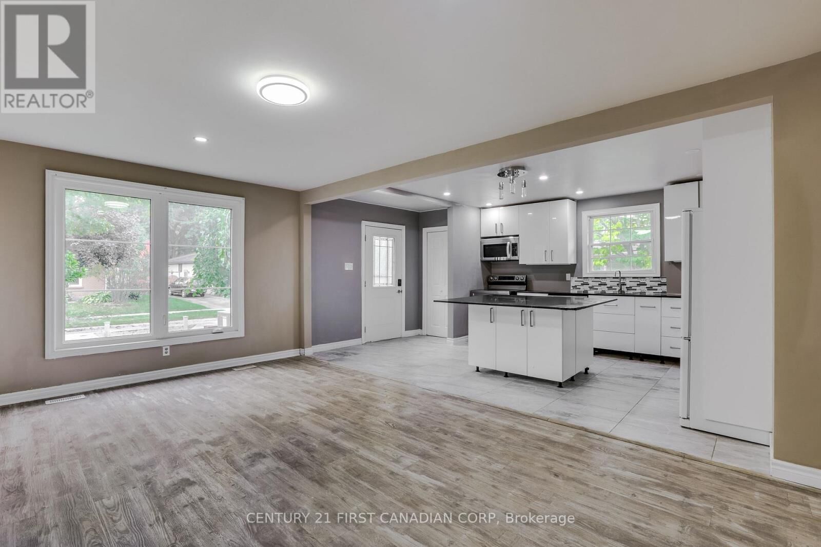 Property Photo: 63 Renny Crescent Main ON N6E 2C4