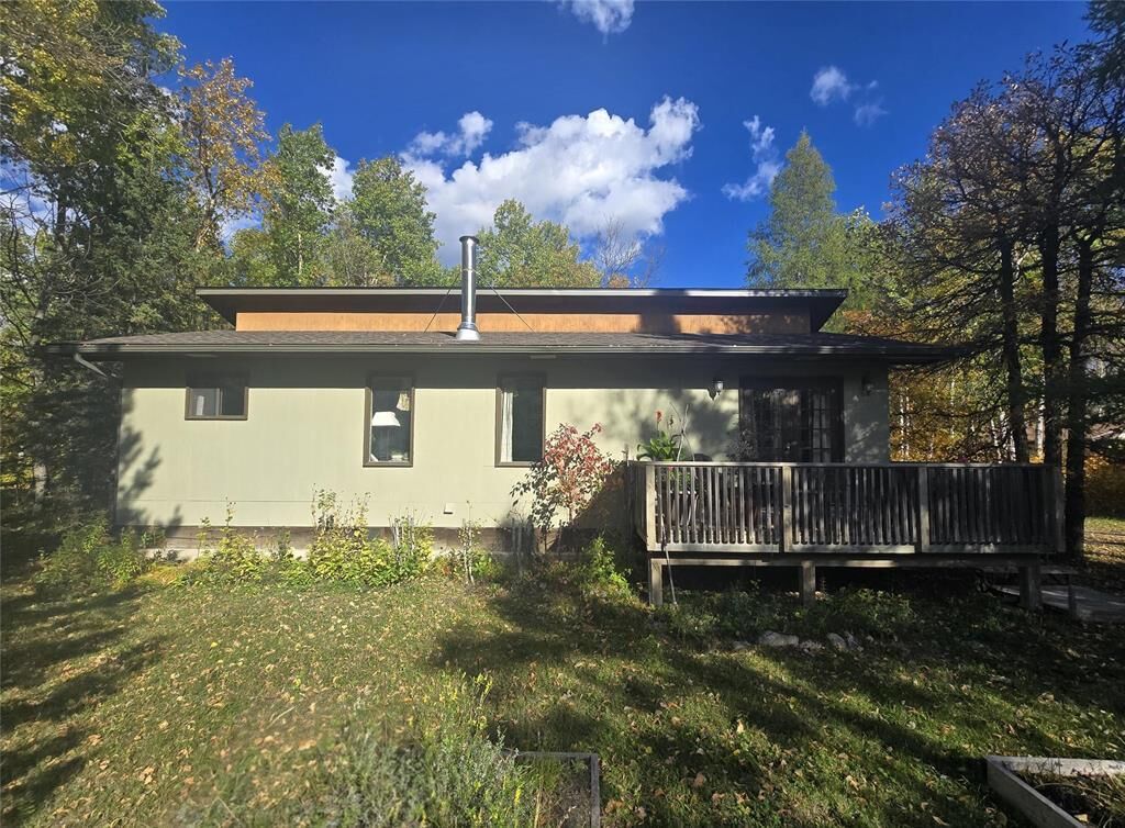 Property Photo:  9 Admirals Drive  MB R0C 1B0 