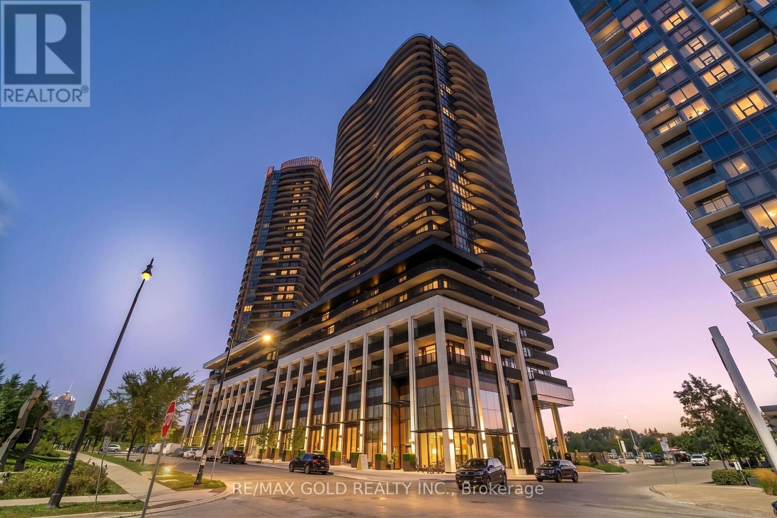 Property Photo: 68 Esther Shiner Boulevard 2315 ON M2K 0J6