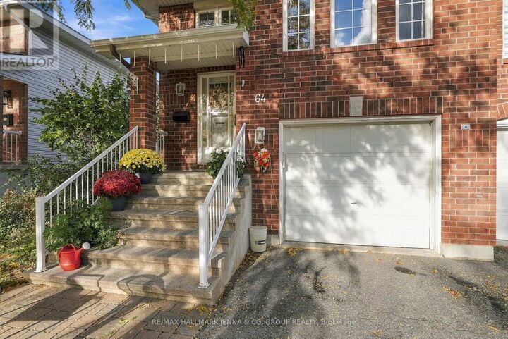 Property Photo:  64 Whalings Circle  ON K2S 1S4 