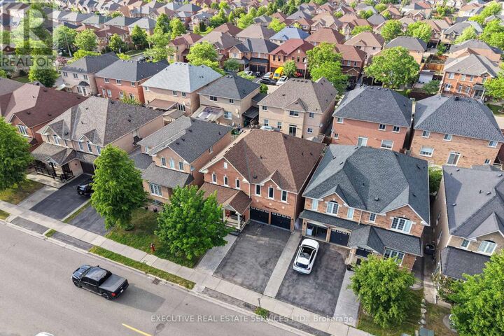 Property Photo:  7 Chapparal Drive  ON L6R 3C5 