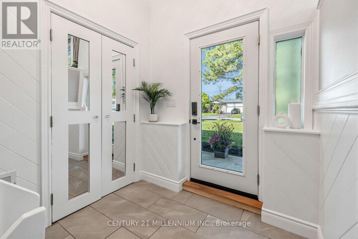 Property Photo:  35 Cloverhill Crescent  ON L0L 1L0 