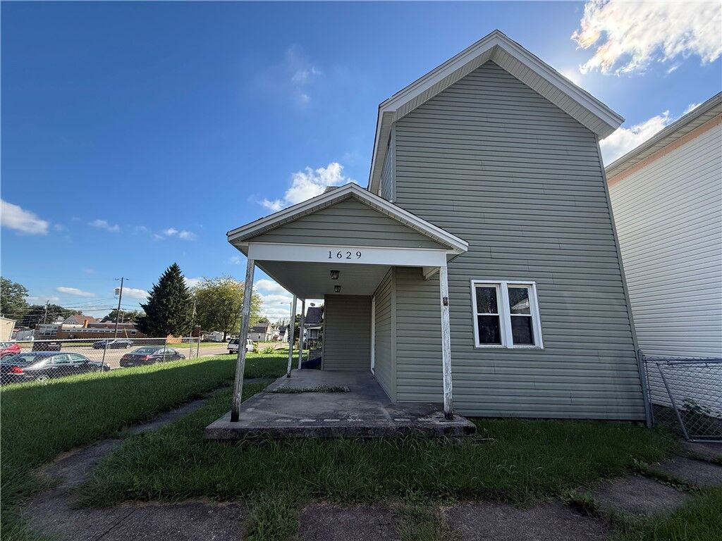 Property Photo:  1629 Lexington Avenue  OH 45505 