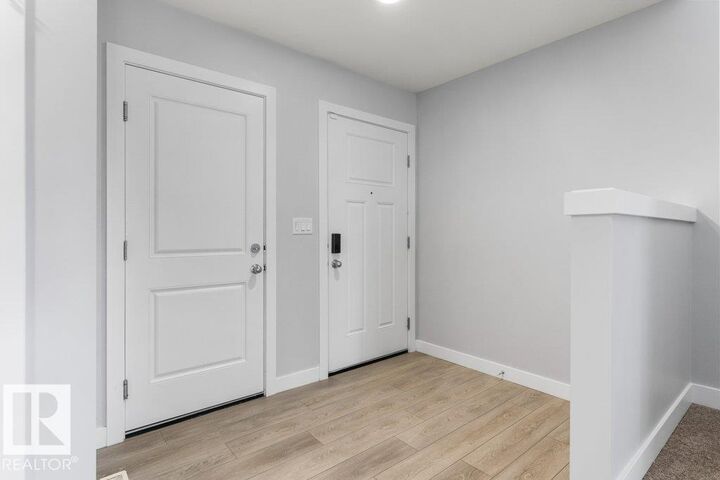 Property Photo:  9355 Pear Link Link SW  AB T6X 2V9 