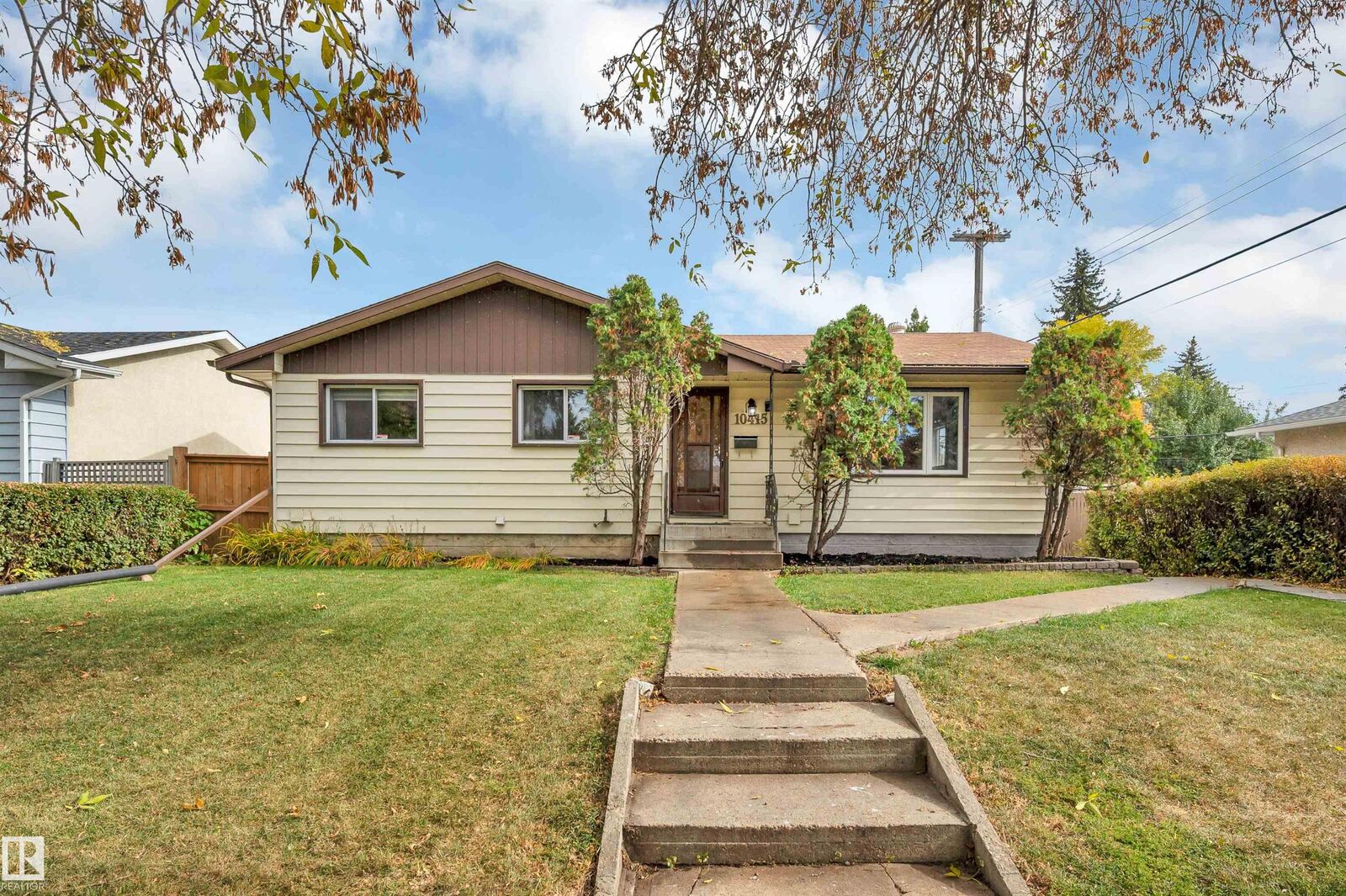 Property Photo:  10415 164 Street NW  AB T5P 3R5 