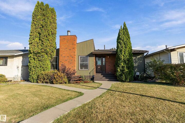 Property Photo:  5310 18A Avenue NW  AB T6L 1J8 