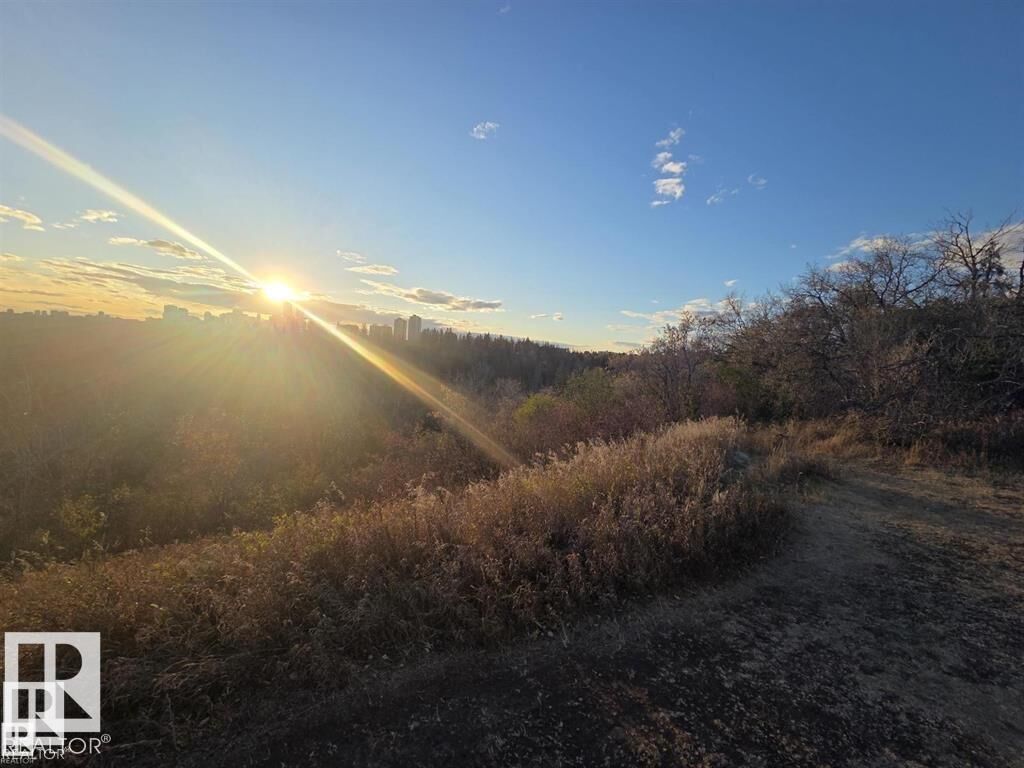 Property Photo:  7510 111 Avenue NW  AB T5B 0B7 