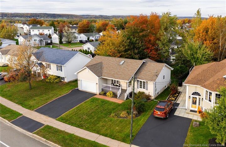 Property Photo:  321 Twin Oaks Drive  NB E1G 4W7 
