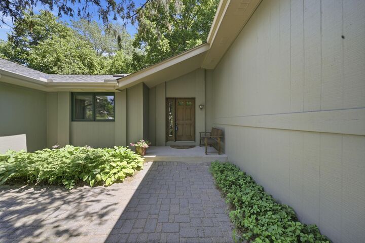 Property Photo:  3610 Evergreen Lane N  MN 55441 