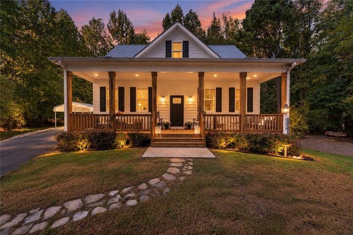 Property Photo: 5256 Cantrell Circle GA 30041