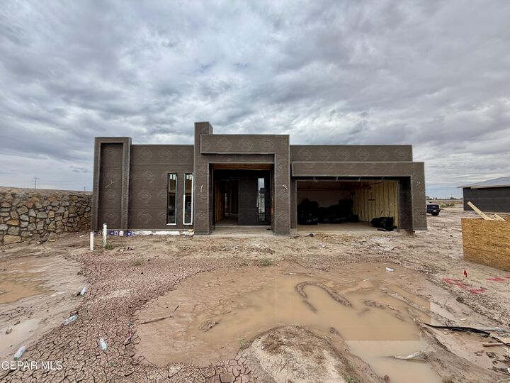Property Photo: 9733 Calle Cancun TX 79927
